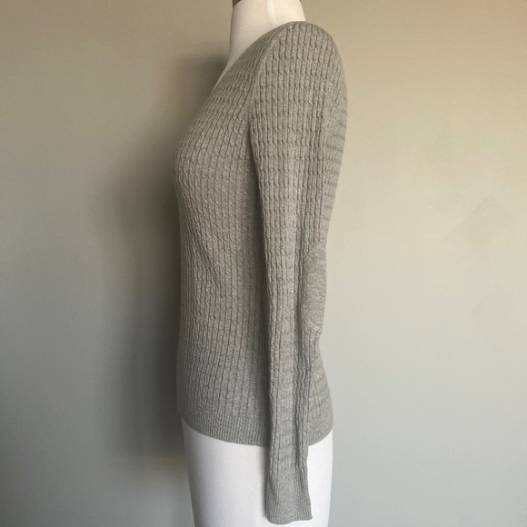 Massimo Dutti Gray Cable-Knit Patched Elbows V-Neck Cotton-Wool-Cashmere Sweater - Picture 5 of 10
